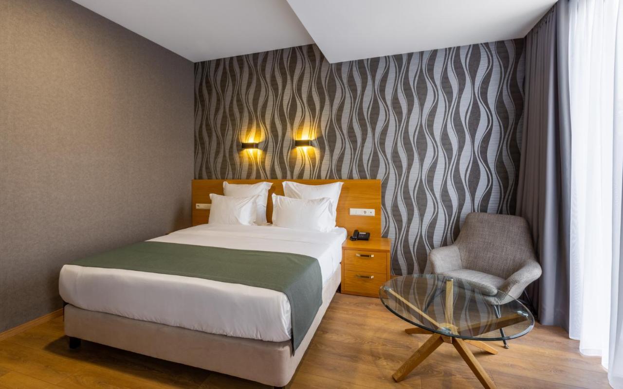 Mukhrantubani Boutique Hotel ティビリシ エクステリア 写真