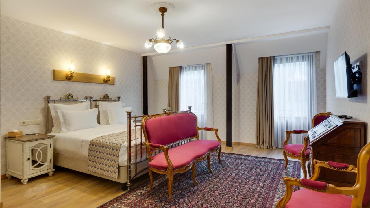 Mukhrantubani Boutique Hotel ティビリシ エクステリア 写真