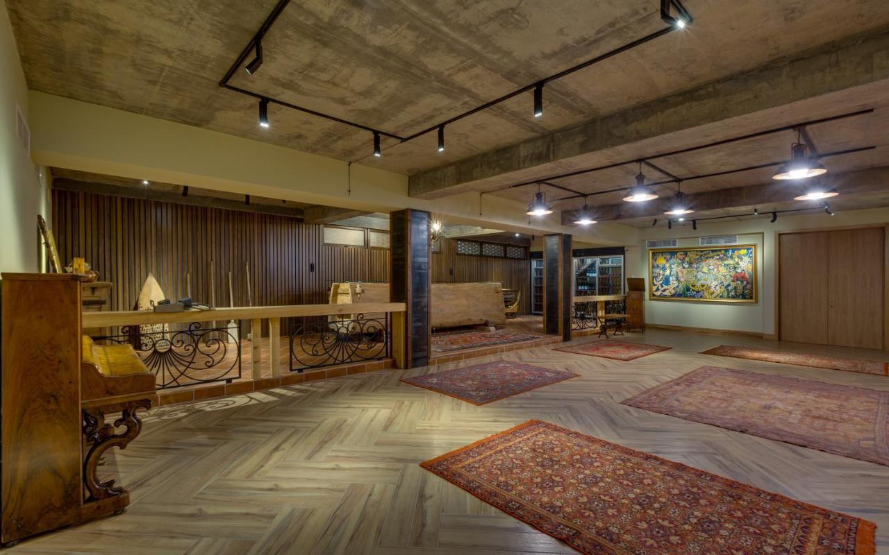 Mukhrantubani Boutique Hotel ティビリシ エクステリア 写真