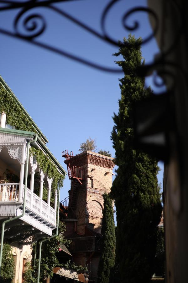 Mukhrantubani Boutique Hotel ティビリシ エクステリア 写真