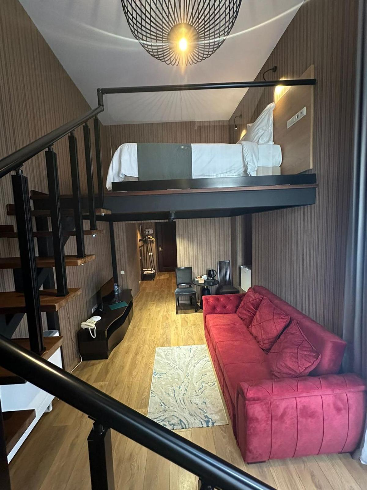 Mukhrantubani Boutique Hotel ティビリシ エクステリア 写真