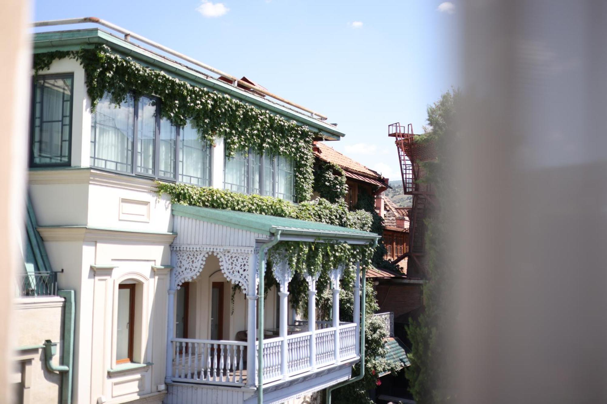 Mukhrantubani Boutique Hotel ティビリシ エクステリア 写真