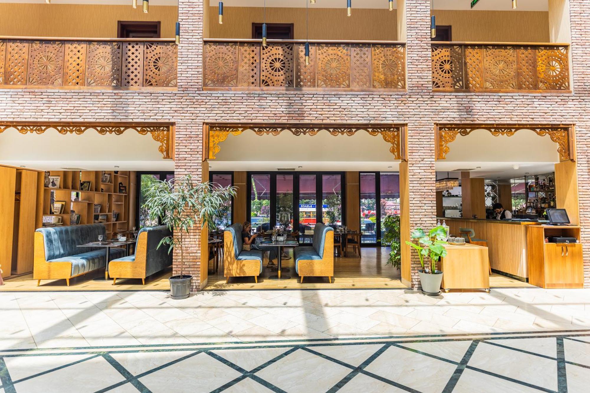 Mukhrantubani Boutique Hotel ティビリシ エクステリア 写真